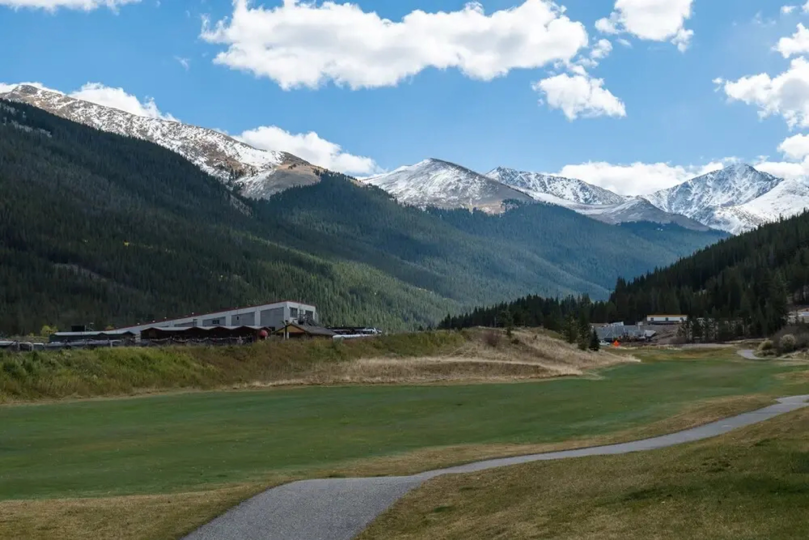 Private Home With A Beautiful Mountain Vista - Woods24 by RedAwning