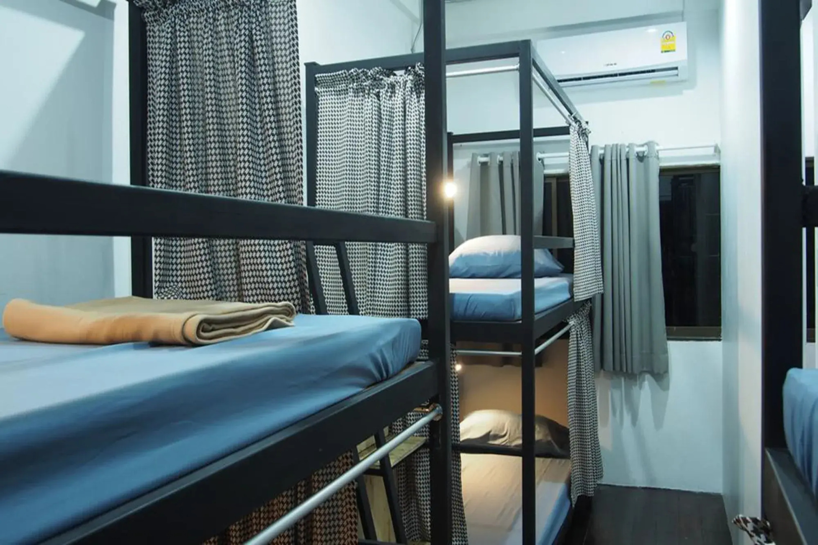 D-hub Hostel