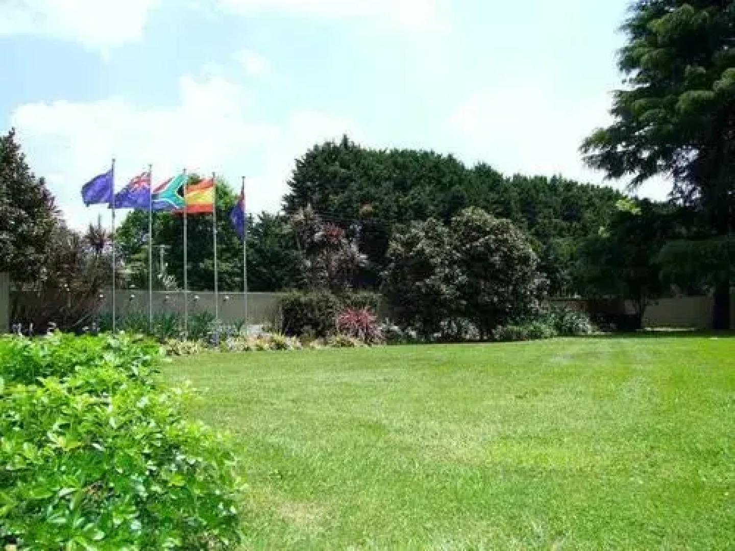 Hamilton Town & Country Motel