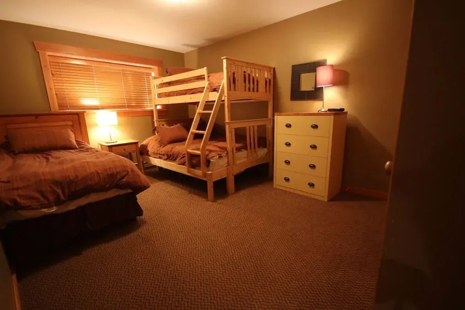 Pinnacle Ridge Chalets by Fernie Lodging Co