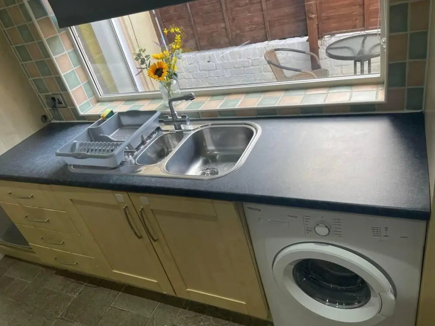 Lovely 3 -bed House in Jarrow With Free Parking