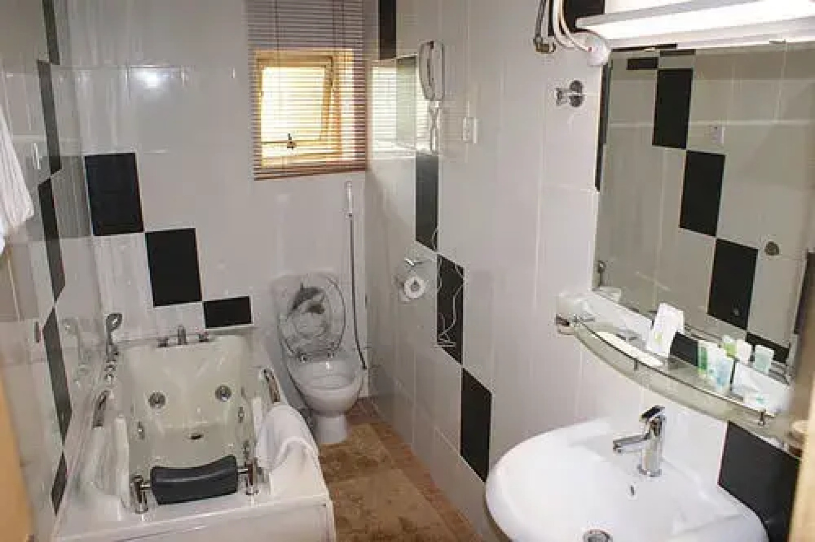 Richton Hotel & Suites