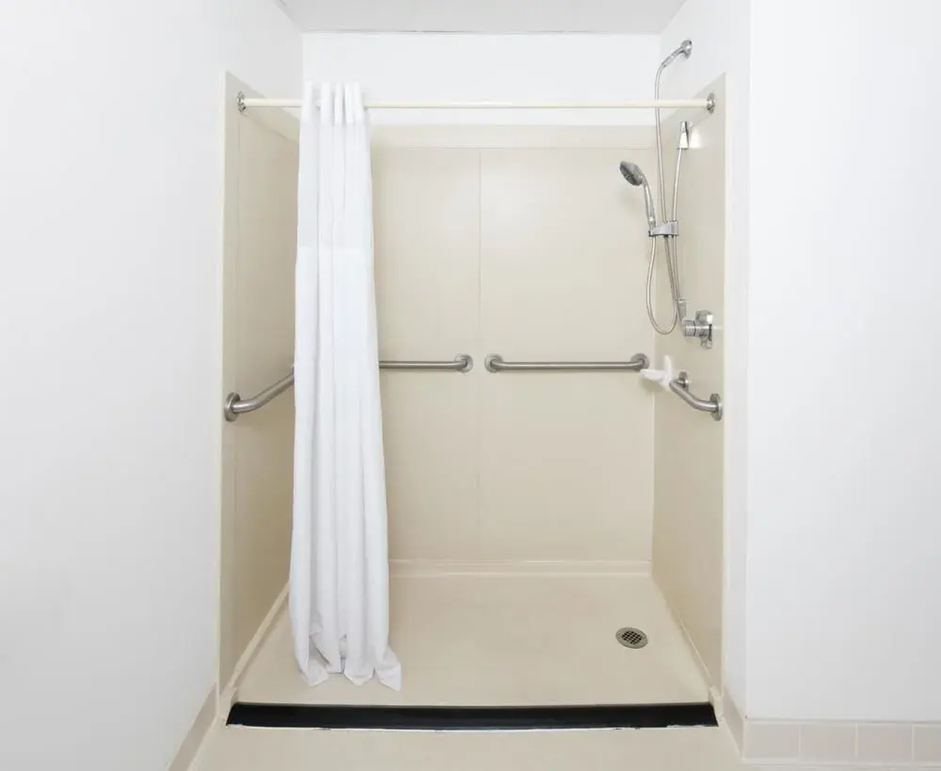 Cburg Inn & Suites