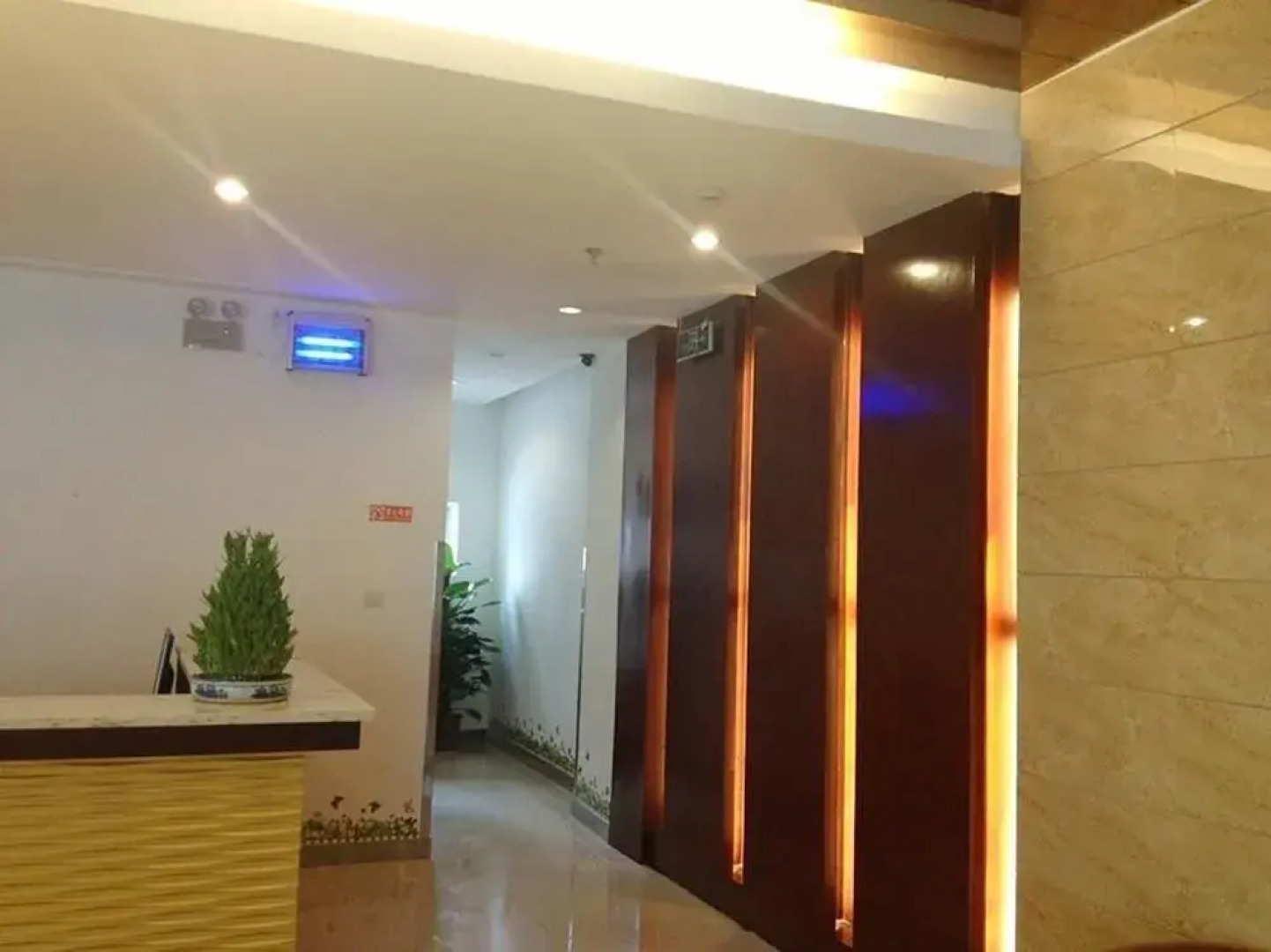 Wuhan Demo Express Hotel Wuchang Railway Station