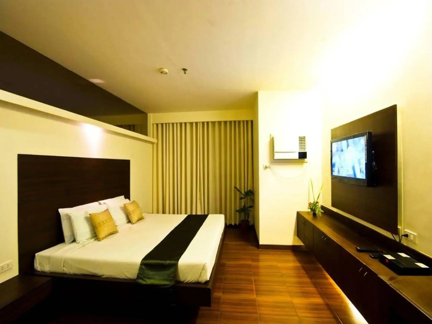 Apple Tree Resort and Hotel