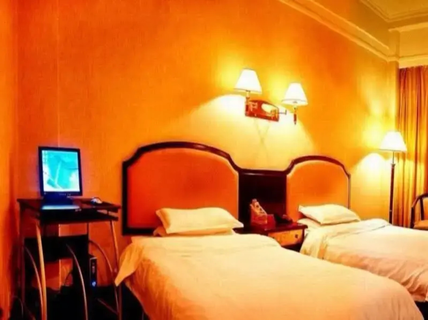 Zihao Hotel (Hunchun Yifen)