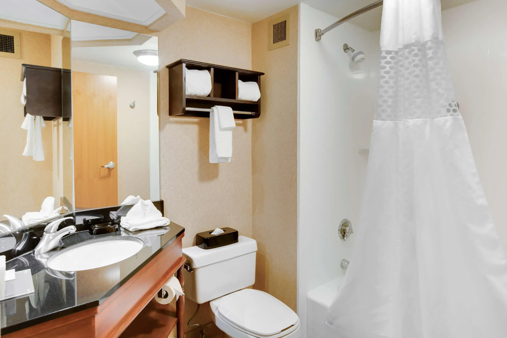 Pittsburgh Airport Inn and Suites