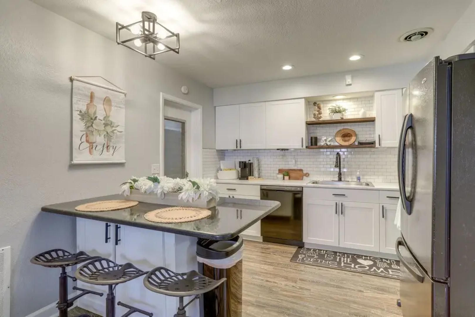 Pet-friendly Largo Escape w/ Fire Pit!