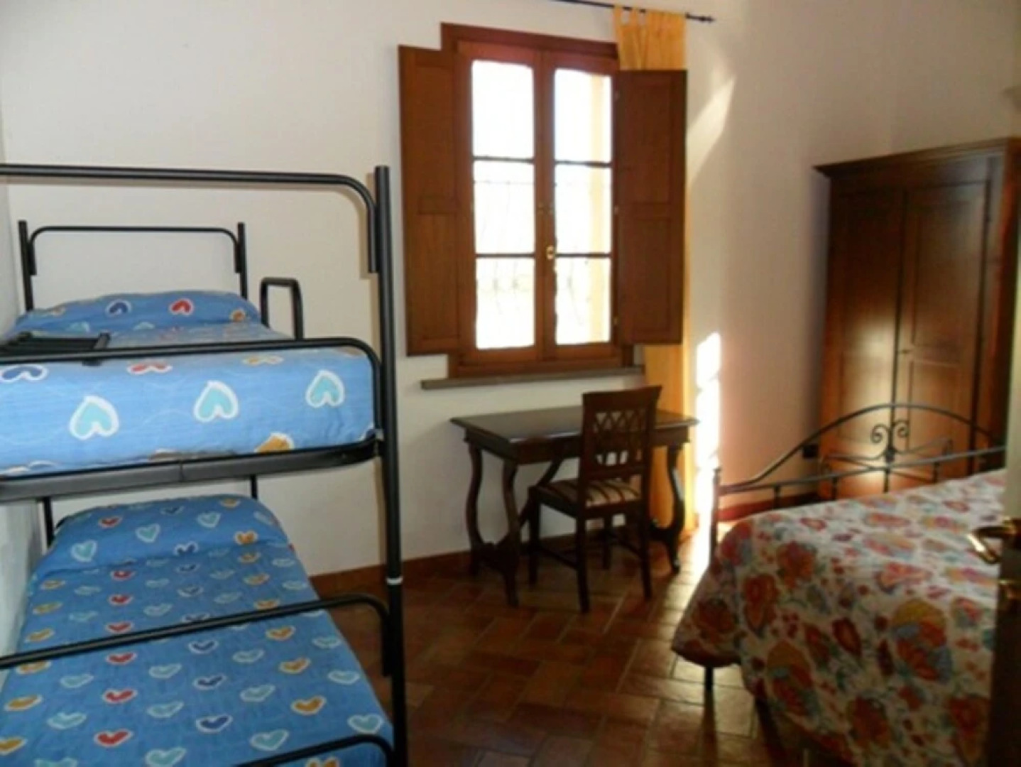 Edera Apartment in a No Kids Farmhouse, up to 6 People