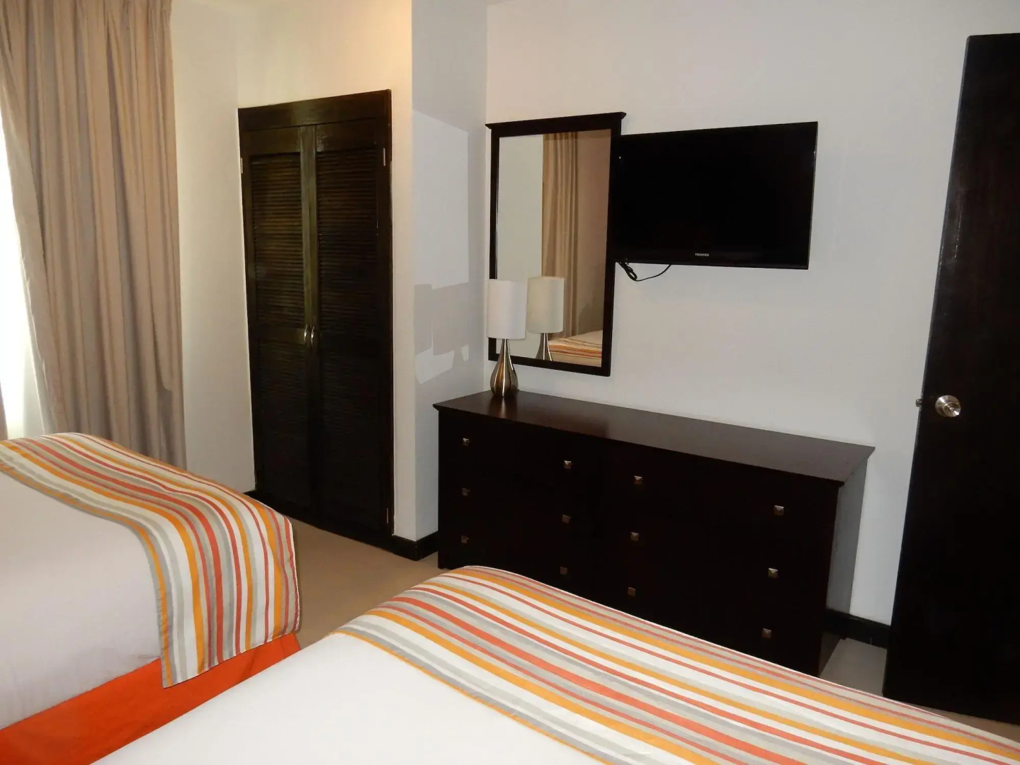 voco Surfside Aruba by IHG