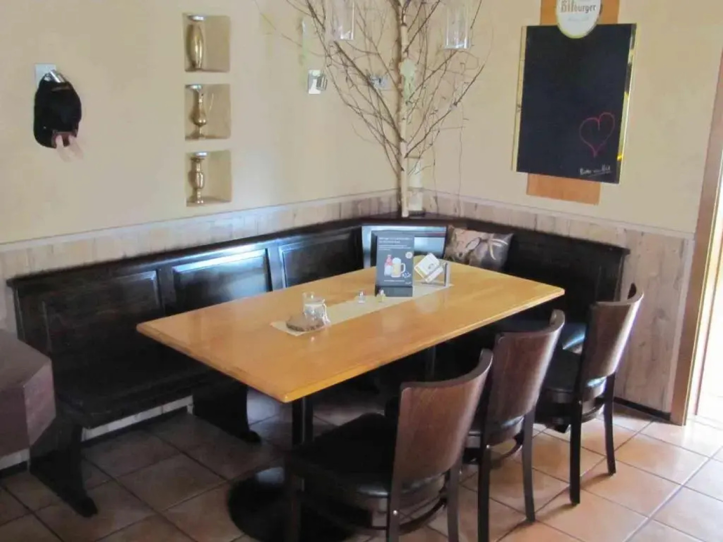 "Unter den Kastanien"