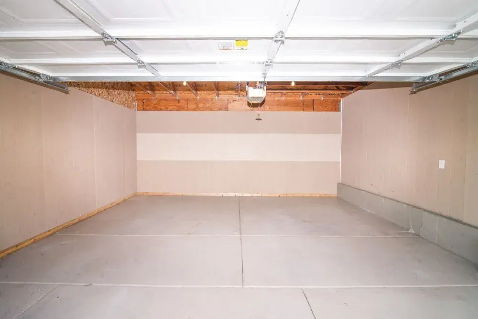 Charming Ogden Town Home, 25 Min To Snowbasin Ski Resort 3 Bedroom Duplex by Redawning