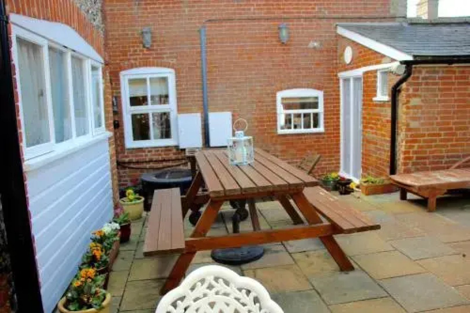 Romantic Flint Cottage on the Suffolk Coast