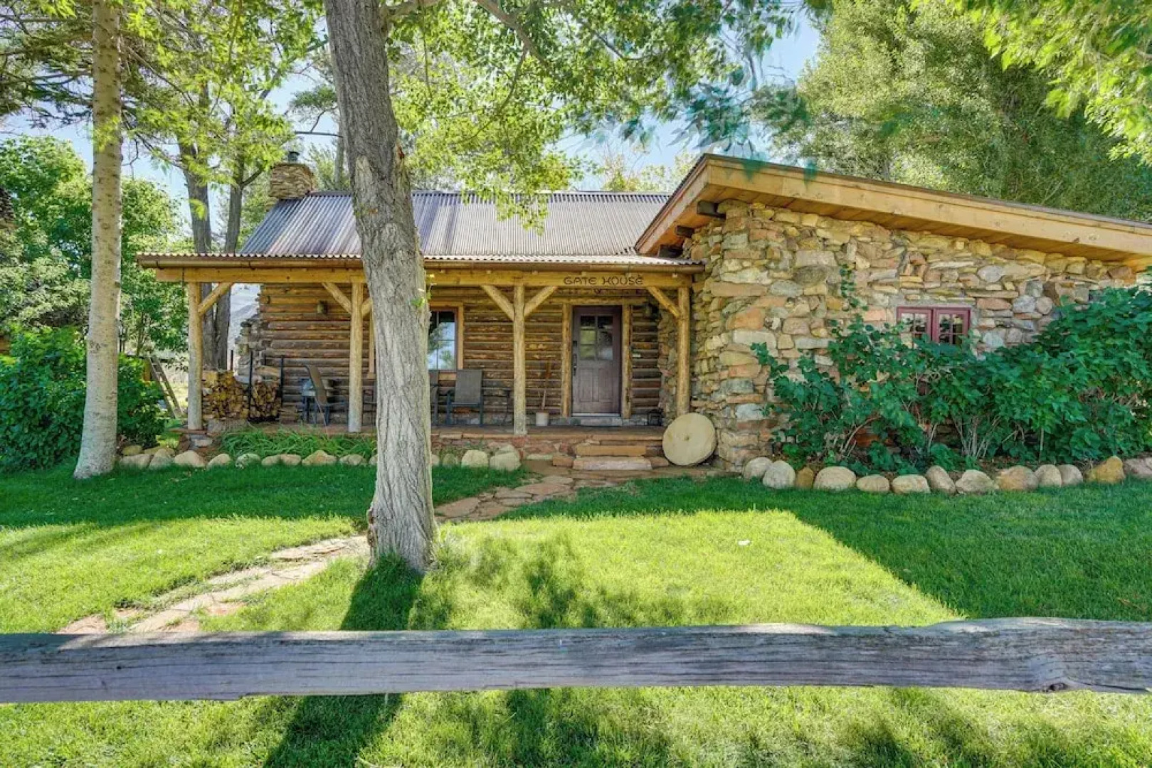 Luxe Log Cabin ~ 15 Mi to Downtown Moab!