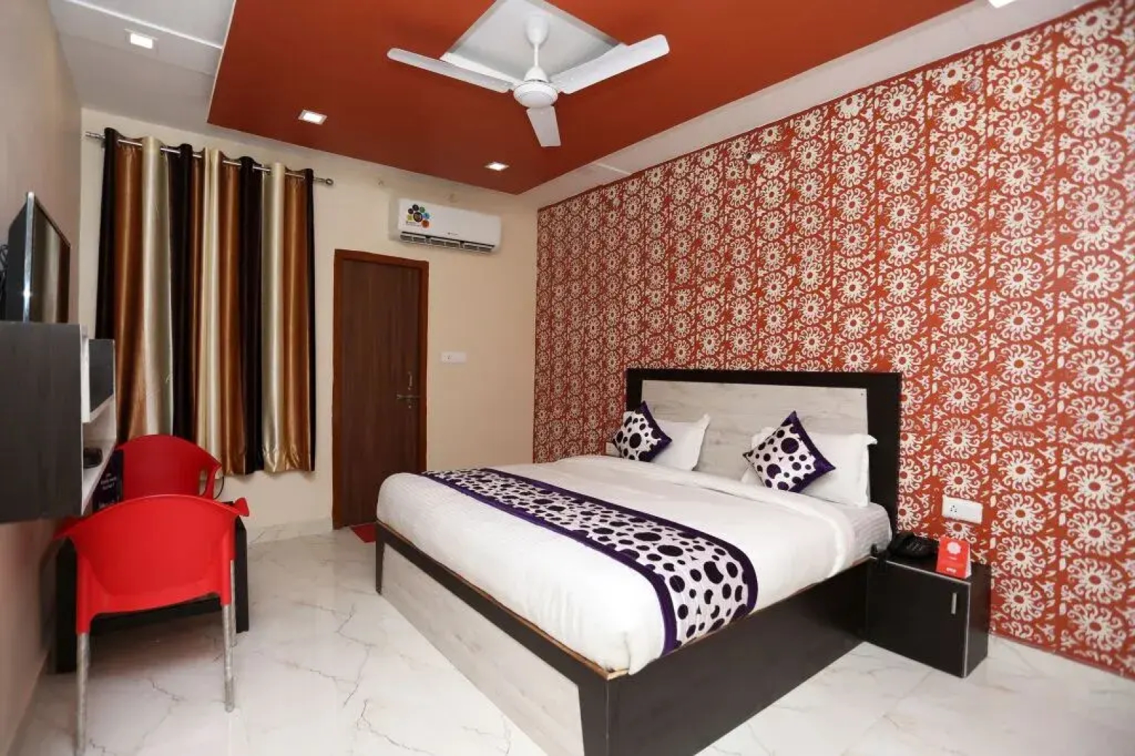 Hotel Lake View By OYO Rooms