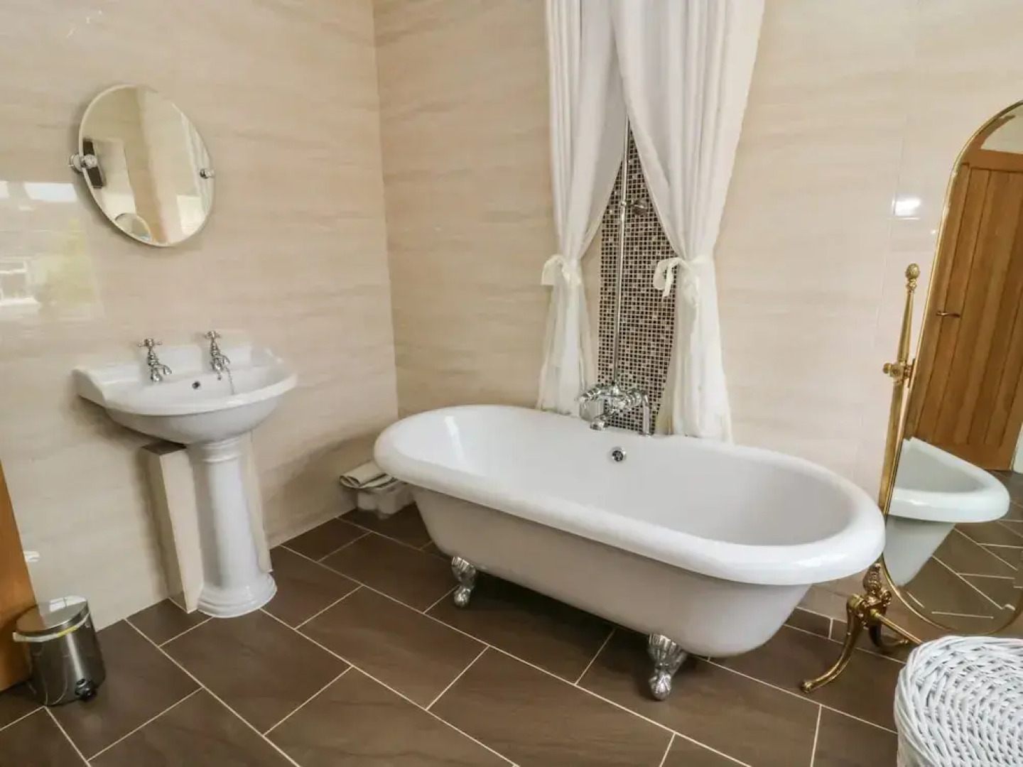 Daisy's Holiday Cottage