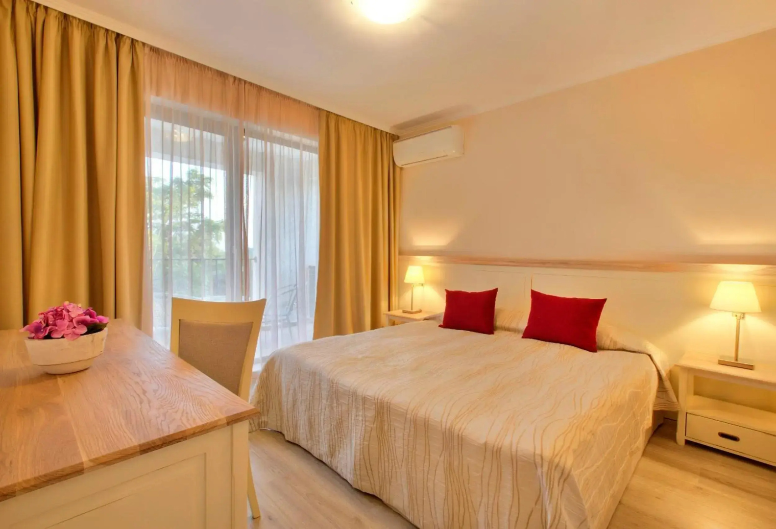 White Rock Castle Suite Hotel & SPA