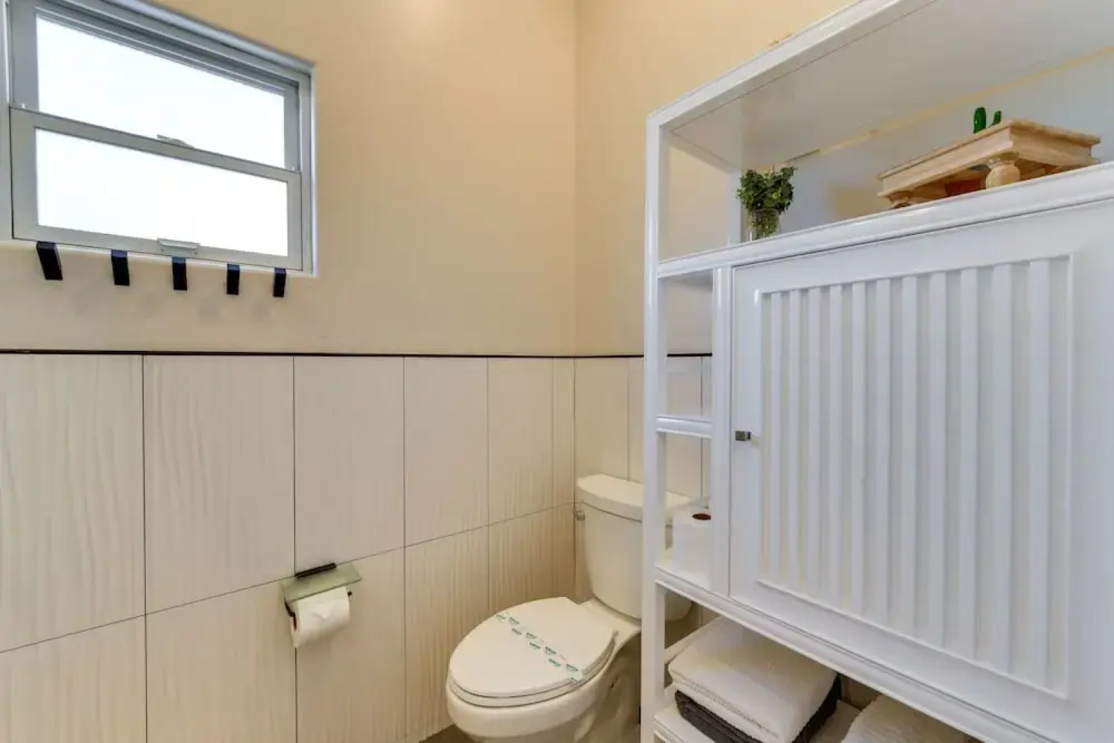 Spacious Queen Creek Home w/ Hot Tub & Pool!