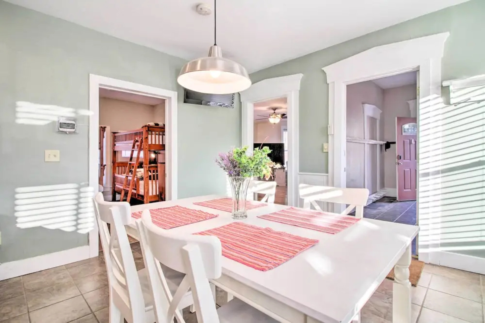 Comfy Ludlow Apartment ~ 3 Mi to Okemo Resort