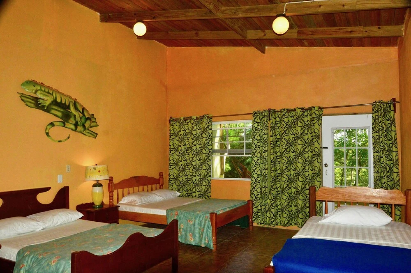 Howler Monkey Resort