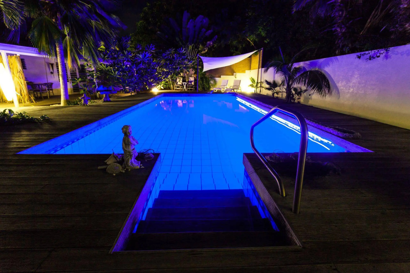 Frangipani Apartments