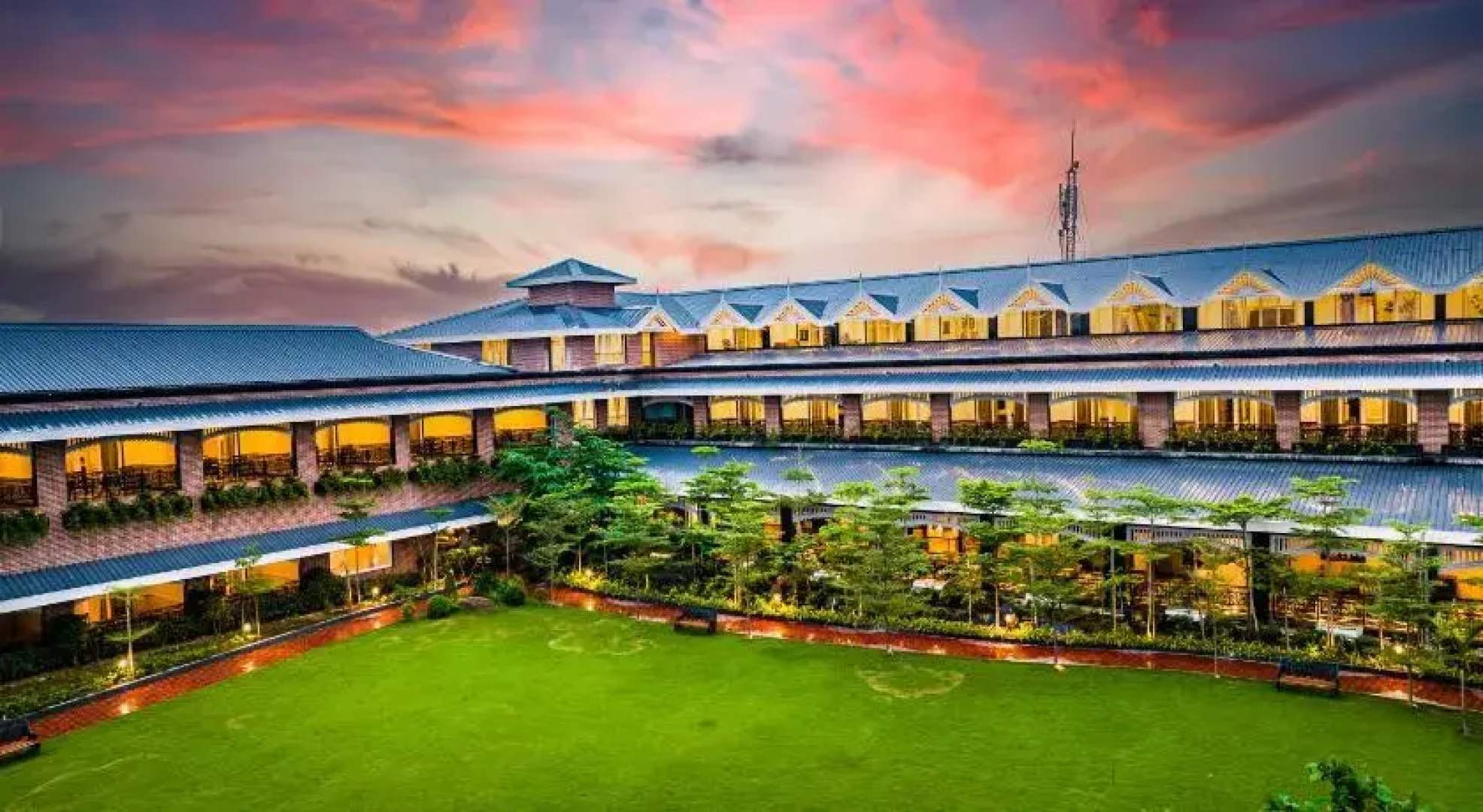 Mayfair Oasis Resort & Convention