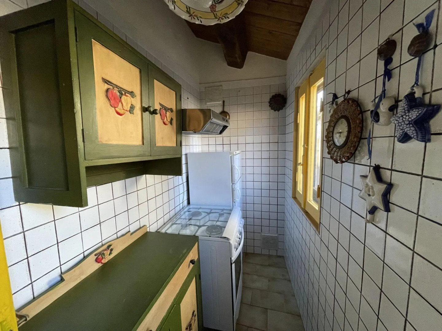 A holiday home with swimming pool in a national park