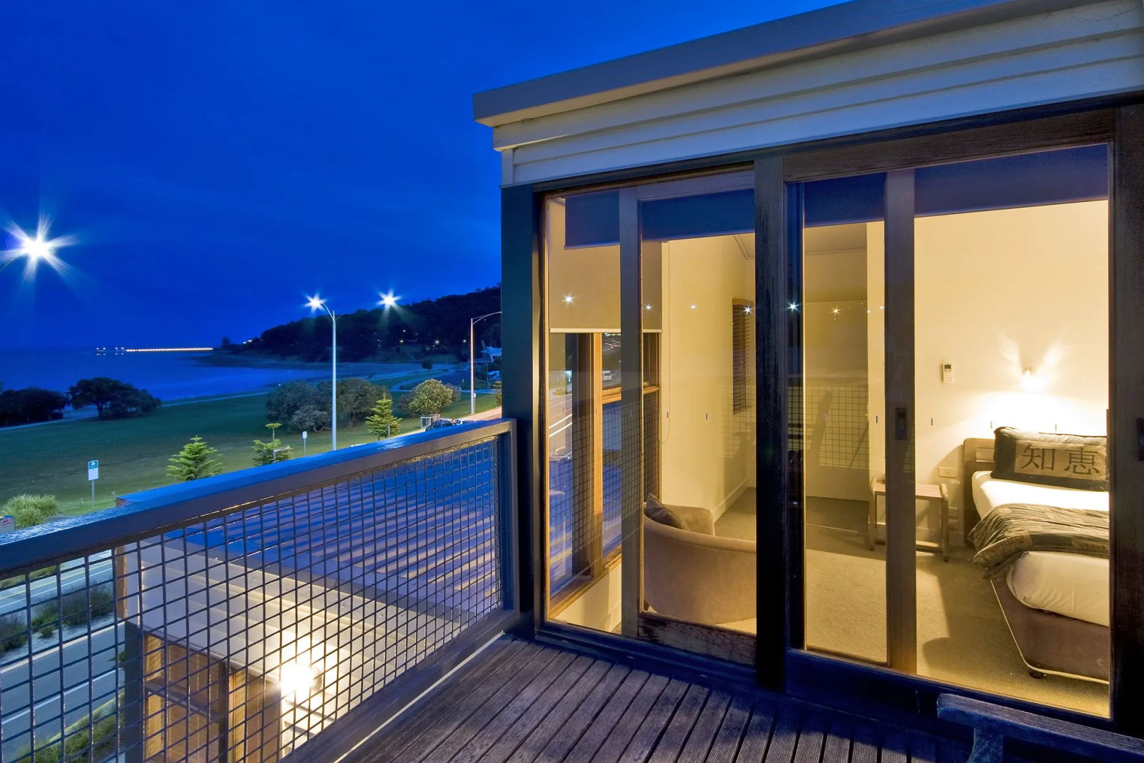 Lornebeach Apartments