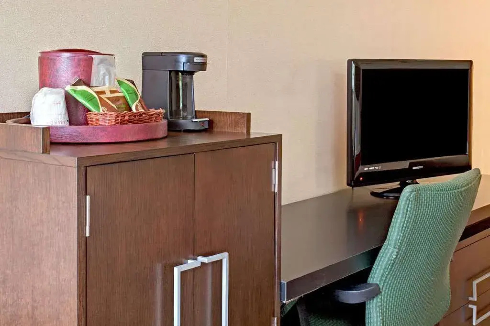 Best Western Plus Commerce Hotel