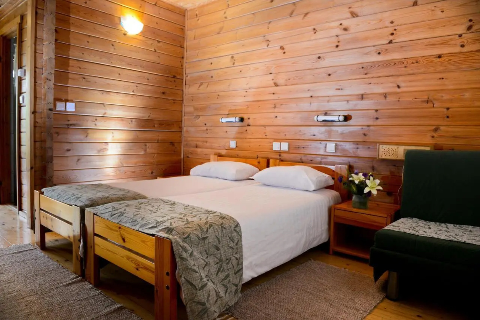 Logos hotel in Yad Hashmona