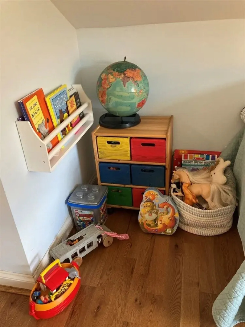 North Sebago Charmer Limit 10 3 Bedroom Home by RedAwning