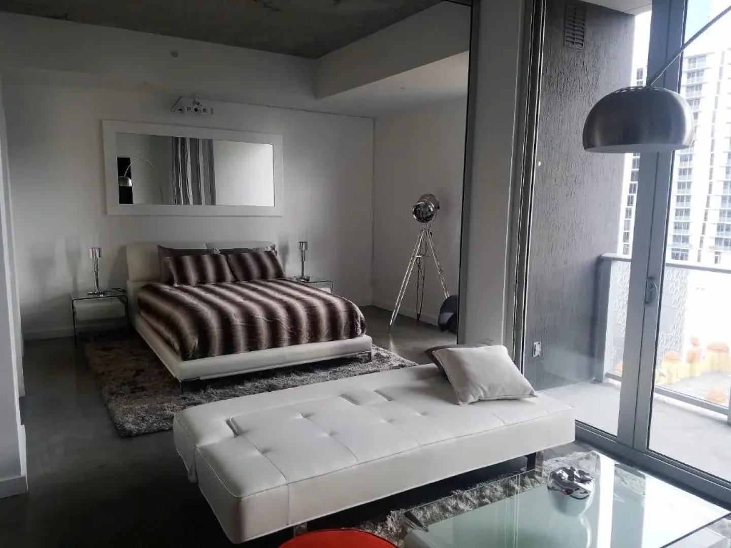 Downtown Miami Deluxe Apartment