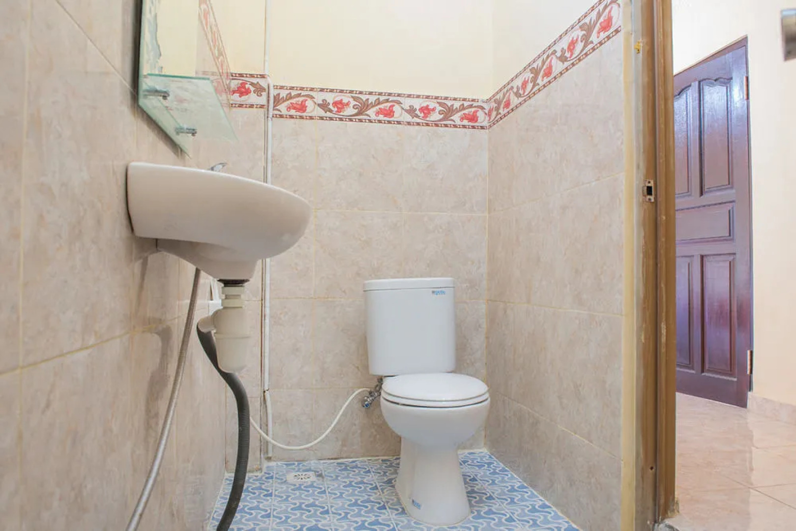 RedDoorz @ Legian Kelod