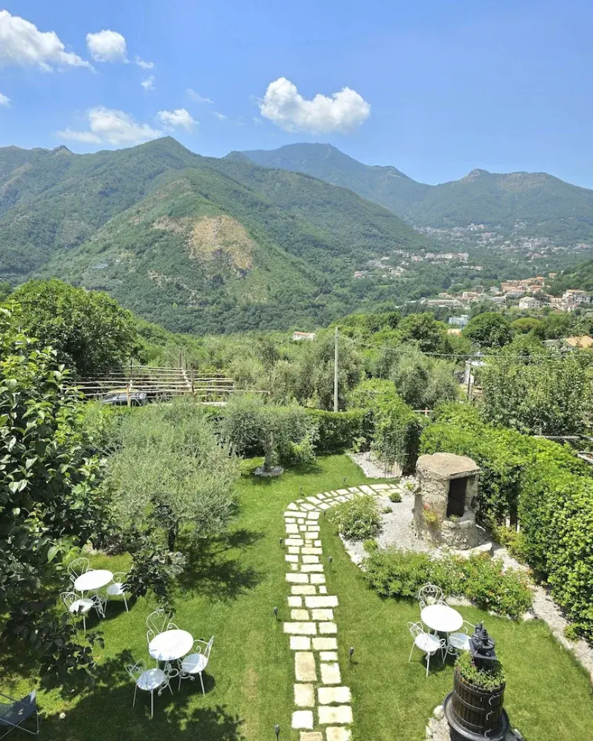 Tramonti Divini Amalfi Country House