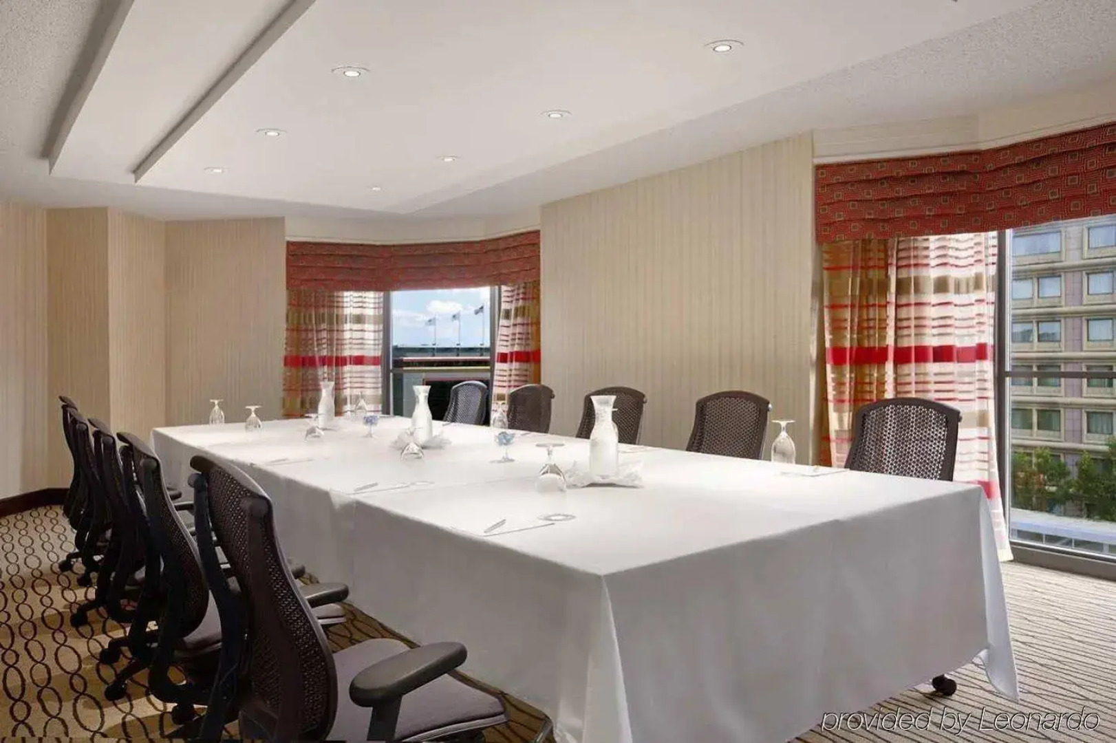 Hilton Rosemont Chicago O'Hare