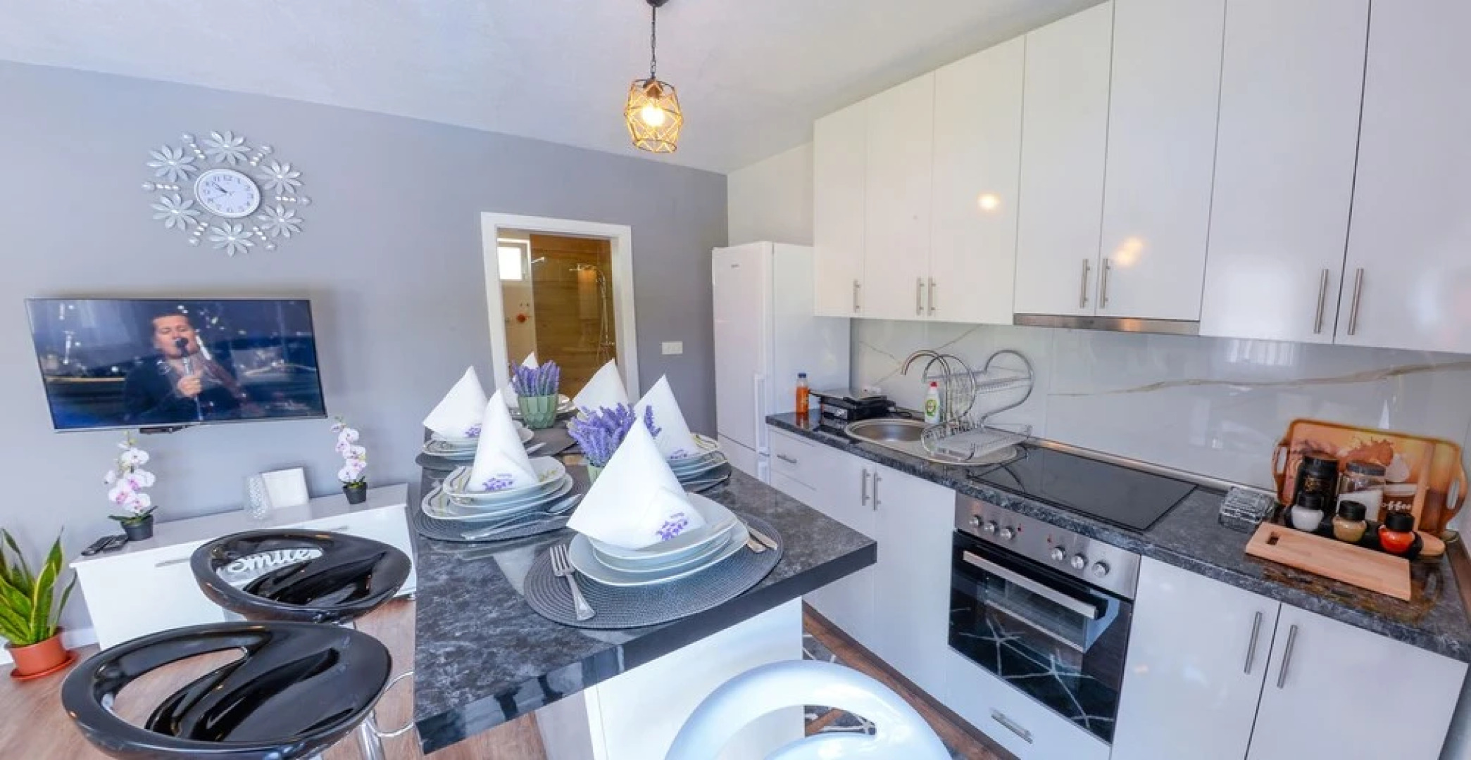 Sweet Retreat-Buna Riverside with pool