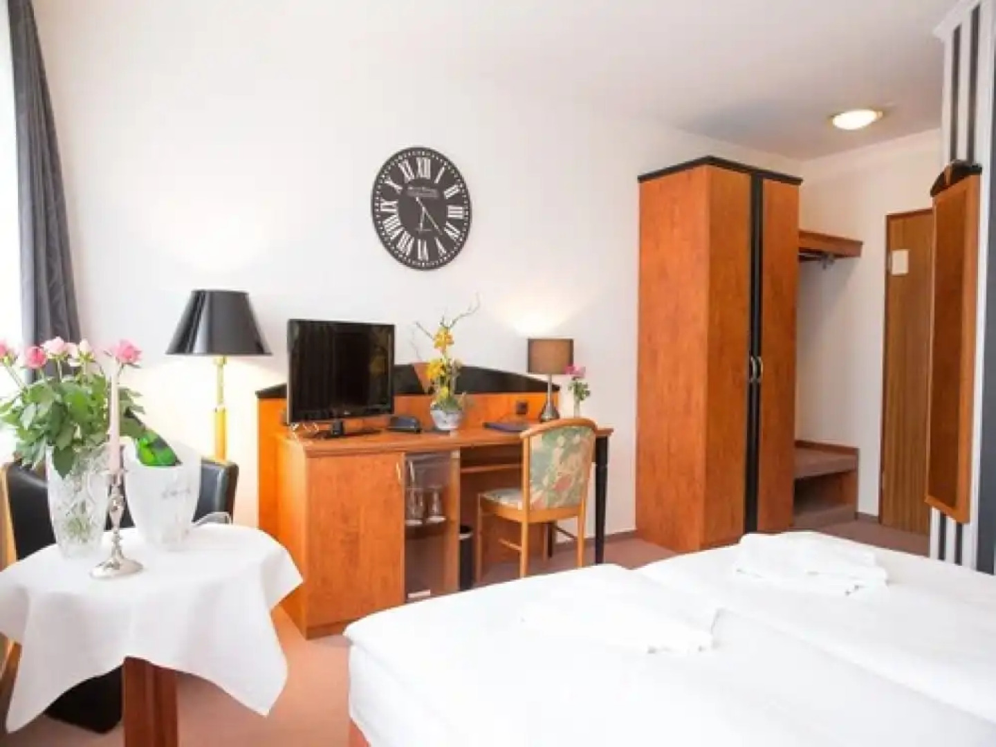 Отель Pension Weinberg Gustrow