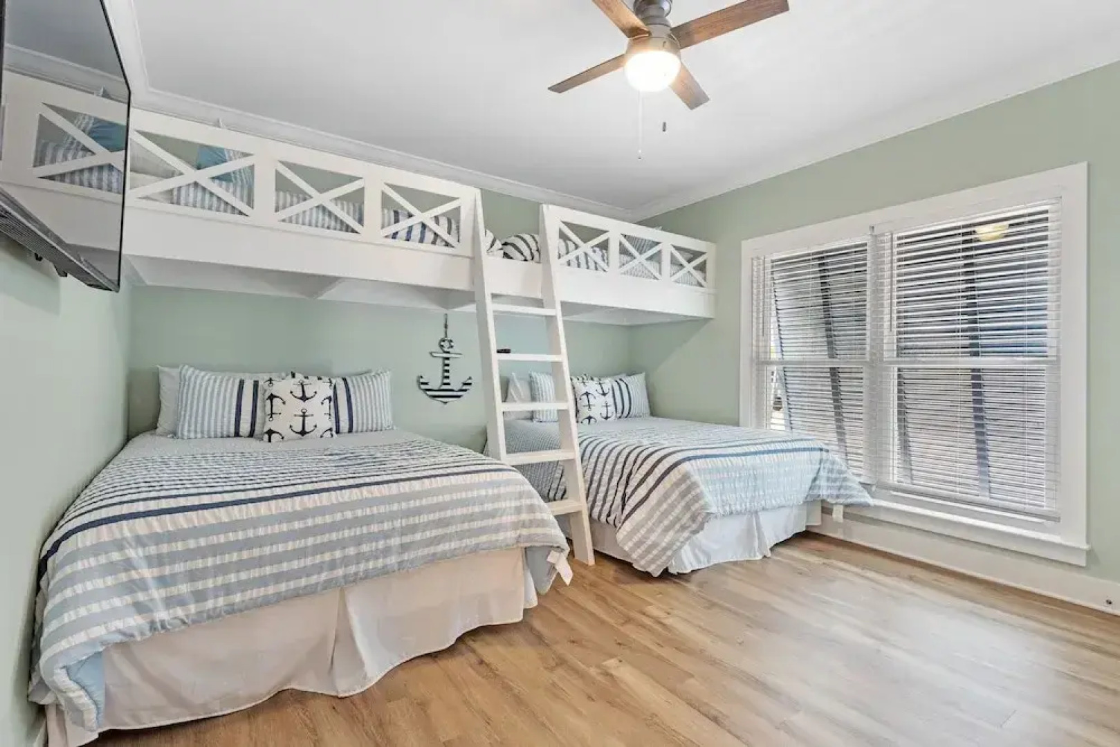 The Rookery Iii 6015 3 Bedroom Cottage by RedAwning