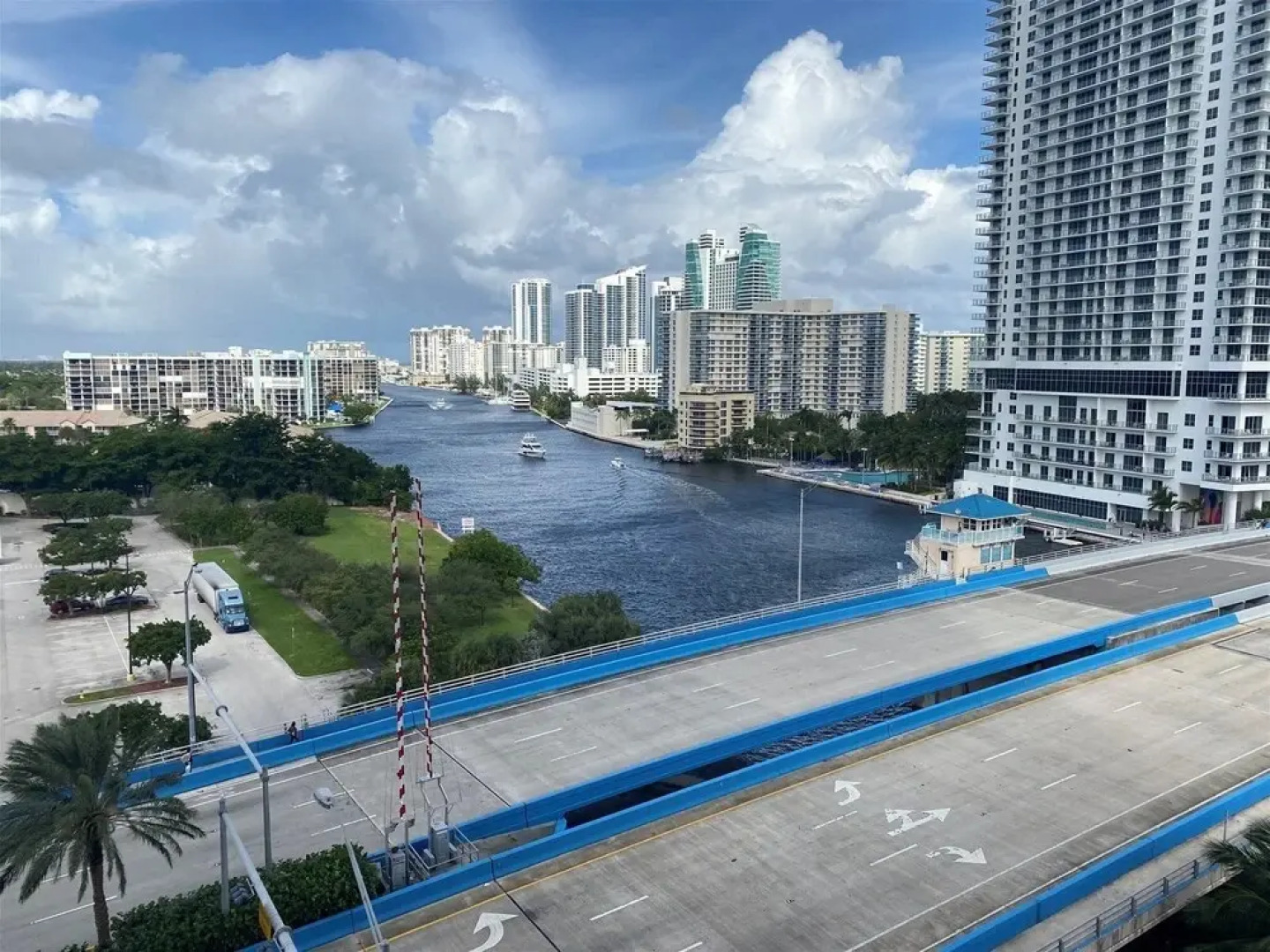 Ocean & Bay View Residence 1 Bed 1 Bath @ Beachwalk Hallandale Beach