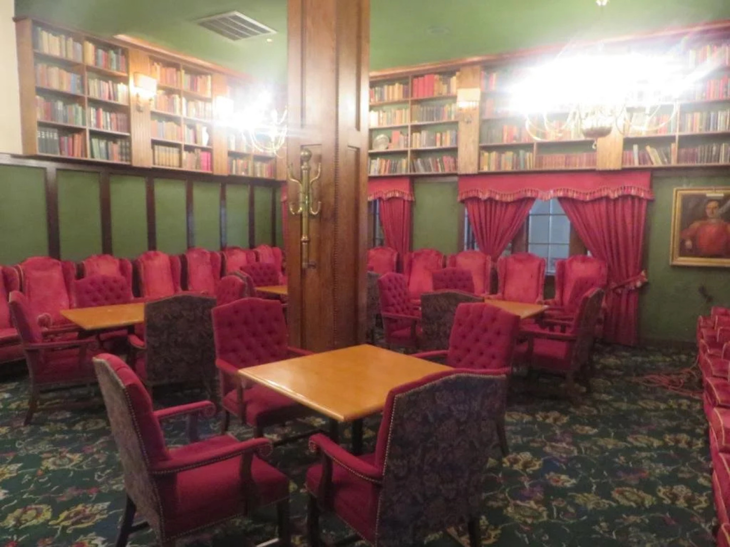 Urbana Landmark Hotel