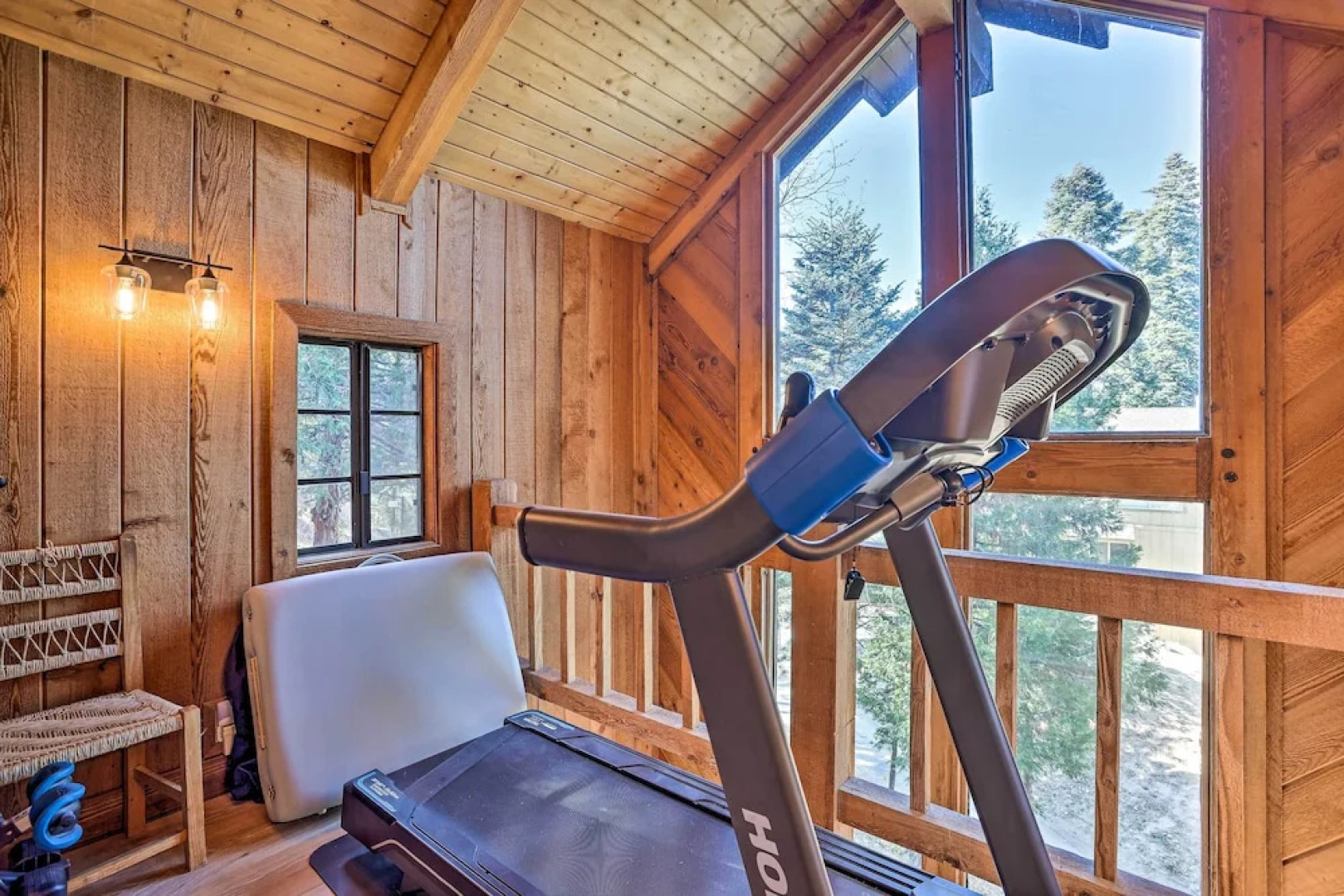 Cimarron Lodge Retreat With 3 Decks & Grill!