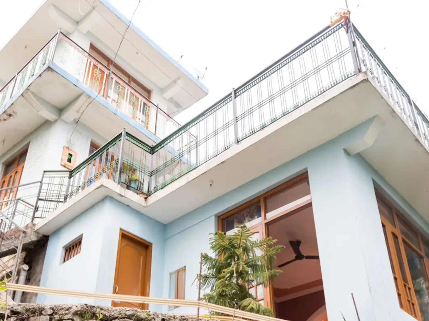 OYO 13881 Home Majestic Hill View 1BHK Naddi