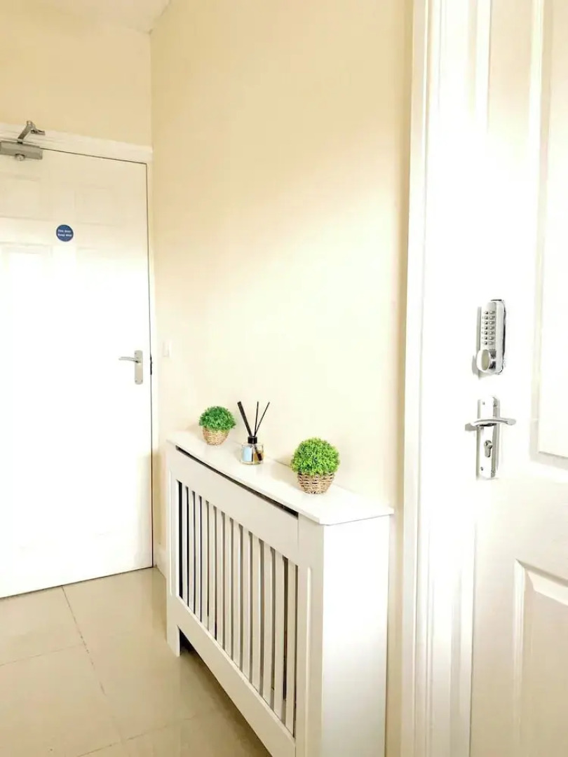 Spacious 4bed Home Near Woking Attractions&nature