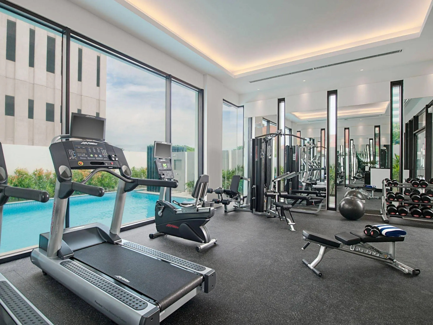 Seda Abreeza - Newly Renovated