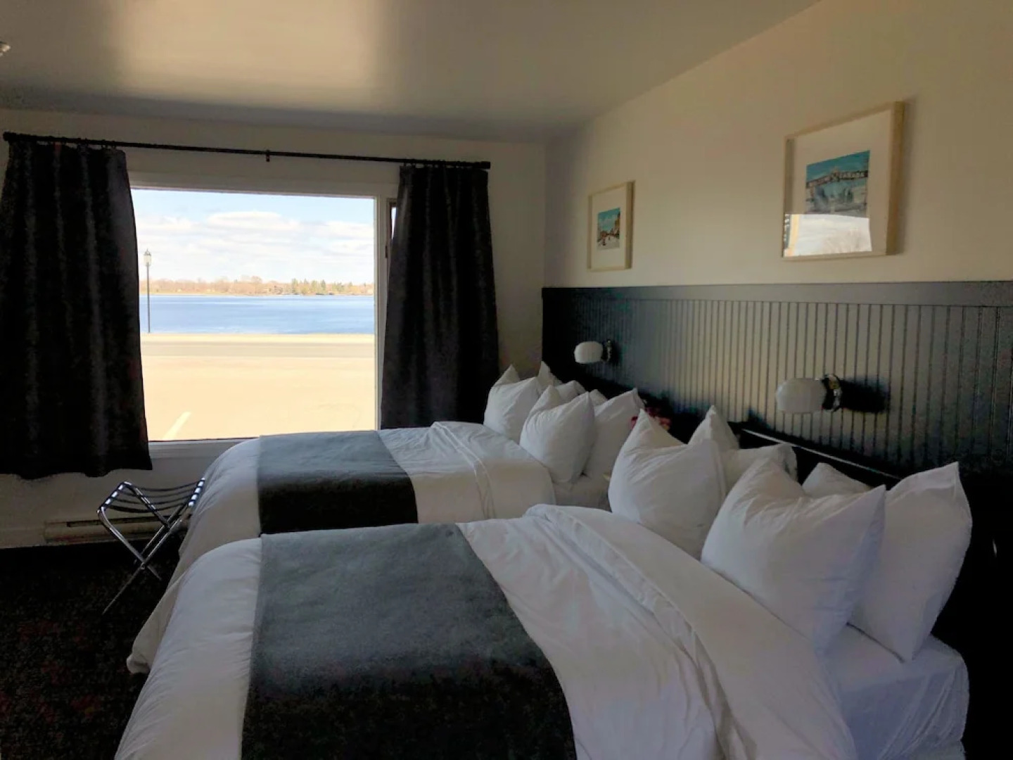 The Bayview Motel - Fort Frances, ON - Lakeside Motel