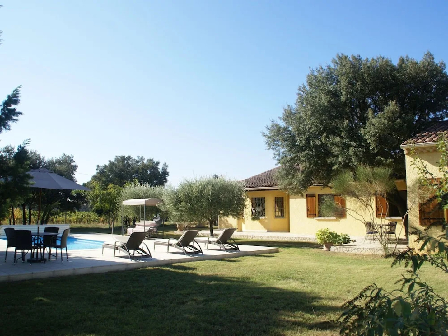 Stunning Villa in Sorgues With Swimming Pool