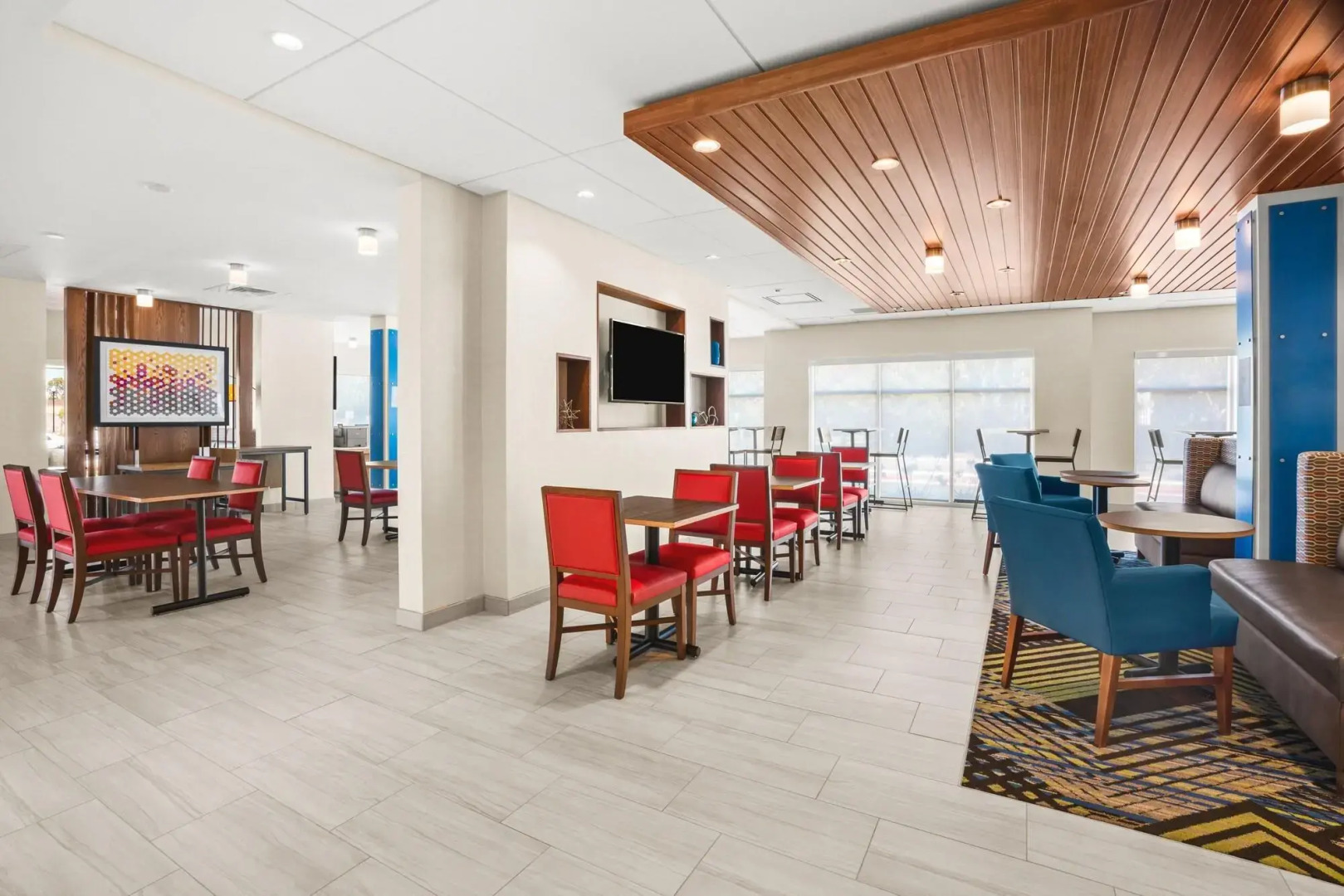 Holiday Inn Express & Suites Suisun City by IHG