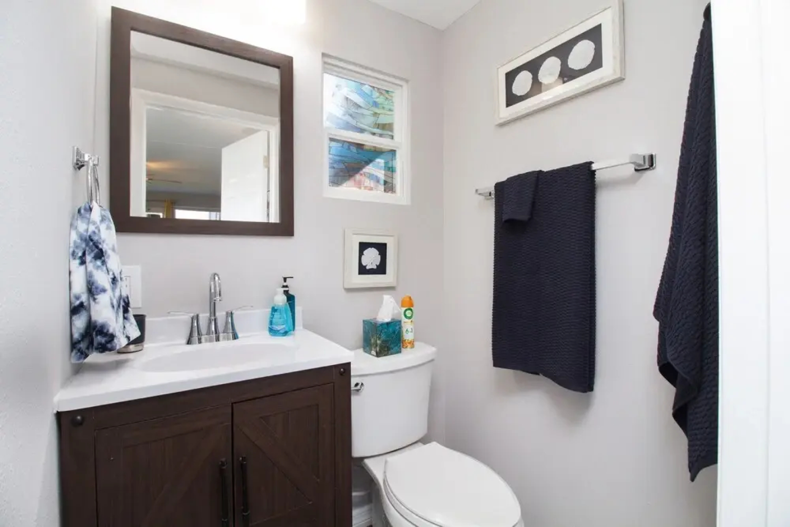 5 O'clock Somewhere - Short Term Rental 3 Bedroom Home by RedAwning