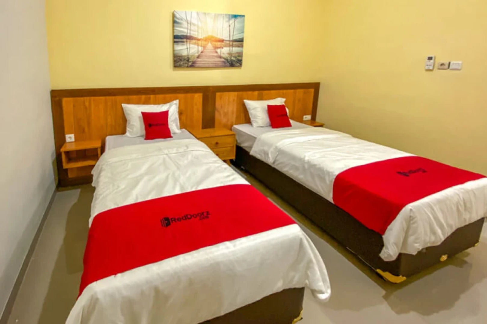 RedDoorz Syariah near Taman Bunga Adipura Sampang