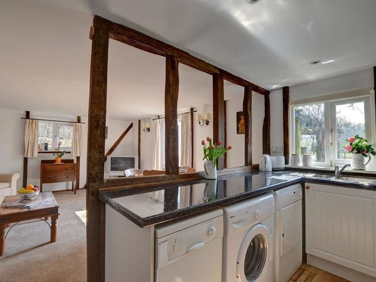 Stunning cottage set in quiet farmyard in Biddenden countryside